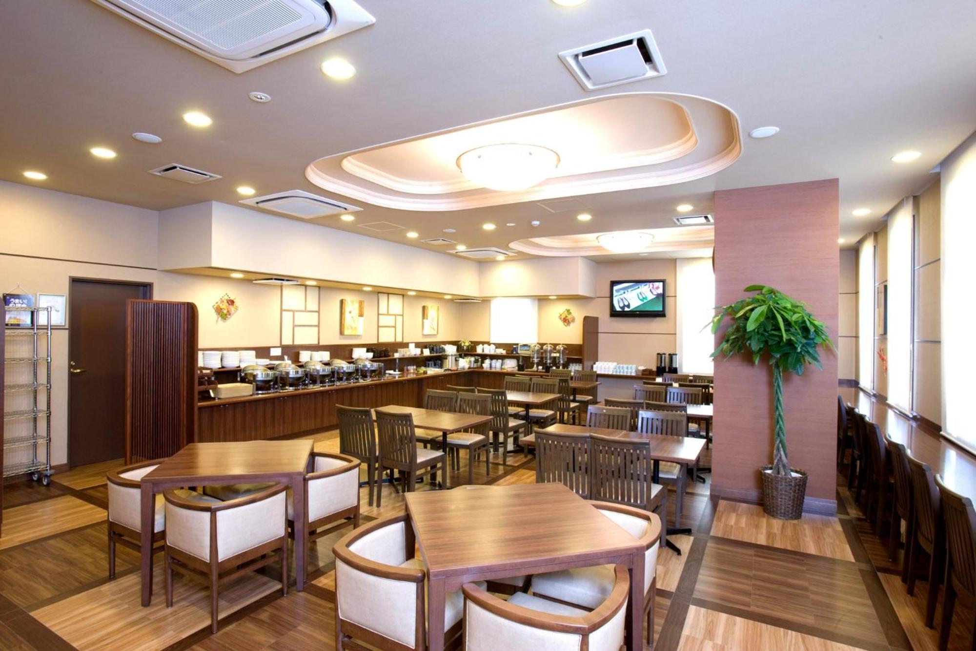 Hotel Route-Inn Nobeoka Ekimae Екстер'єр фото